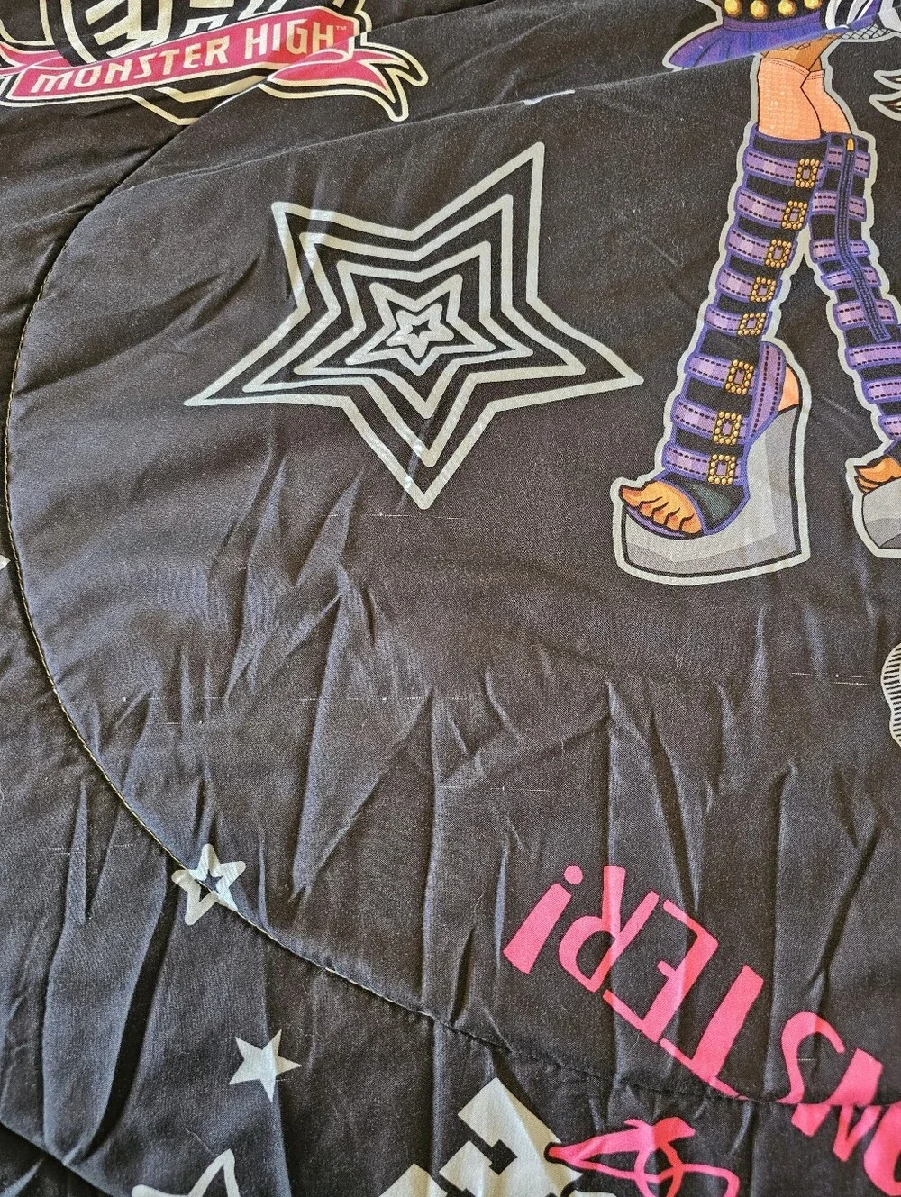 Monster High Twin Comforter Reversible Franco Bedding Draculaura Frankie Clawdee
